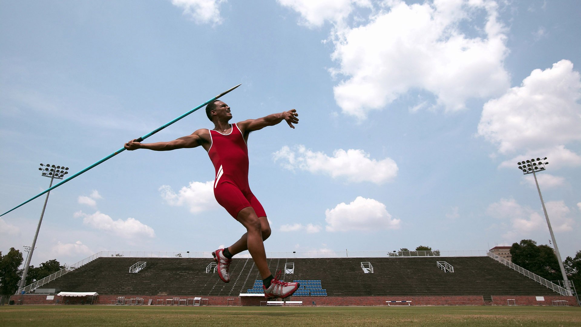 南非仰泳新秀表现抢眼，京东寄个人快递便宜吗